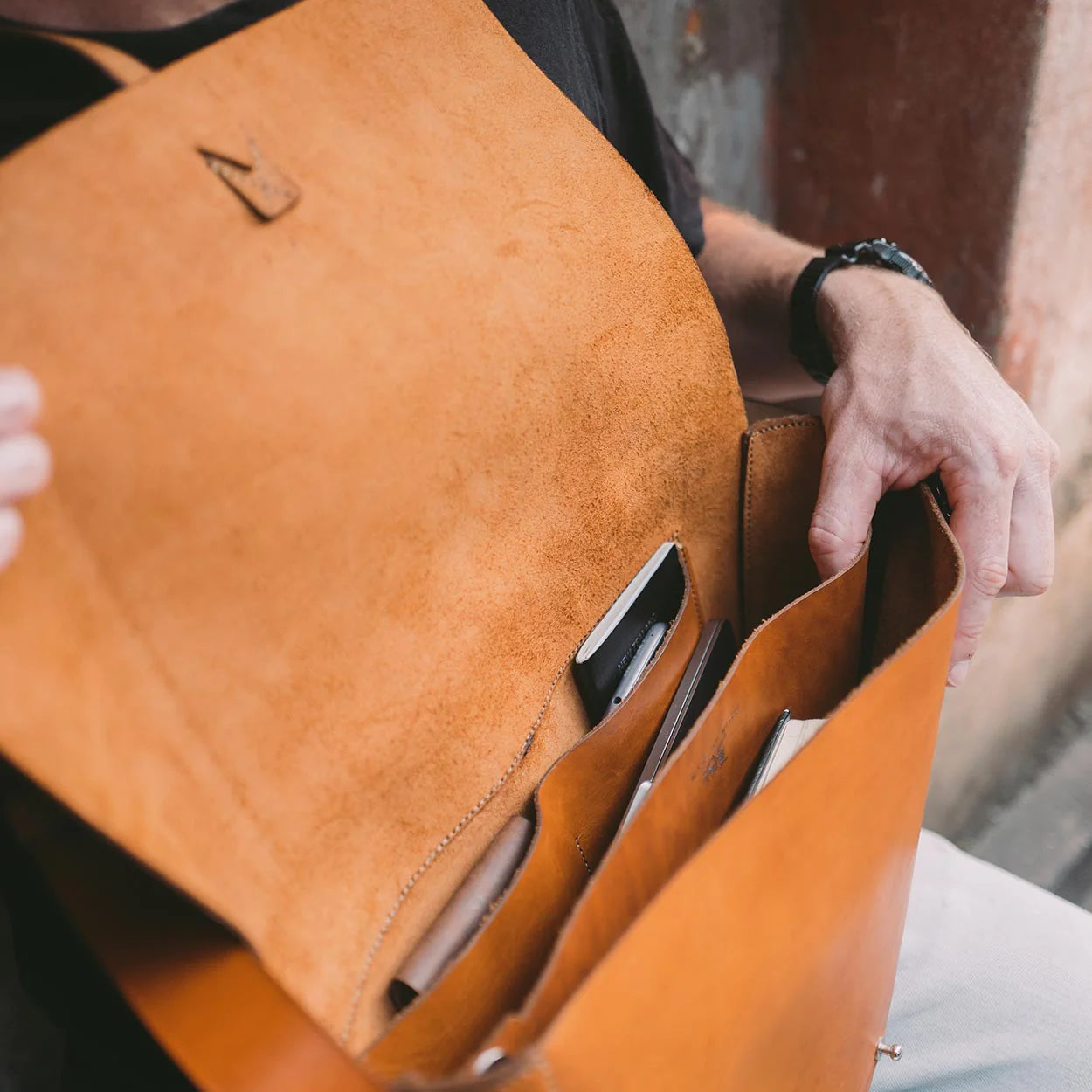 'Nelson Messenger' Leather Bag