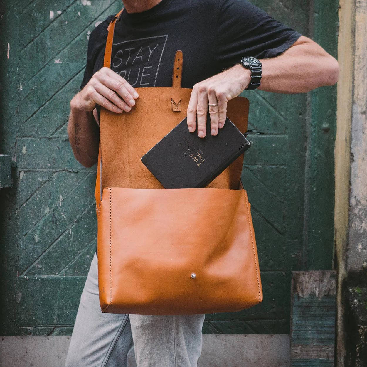 'Nelson Messenger' Leather Bag